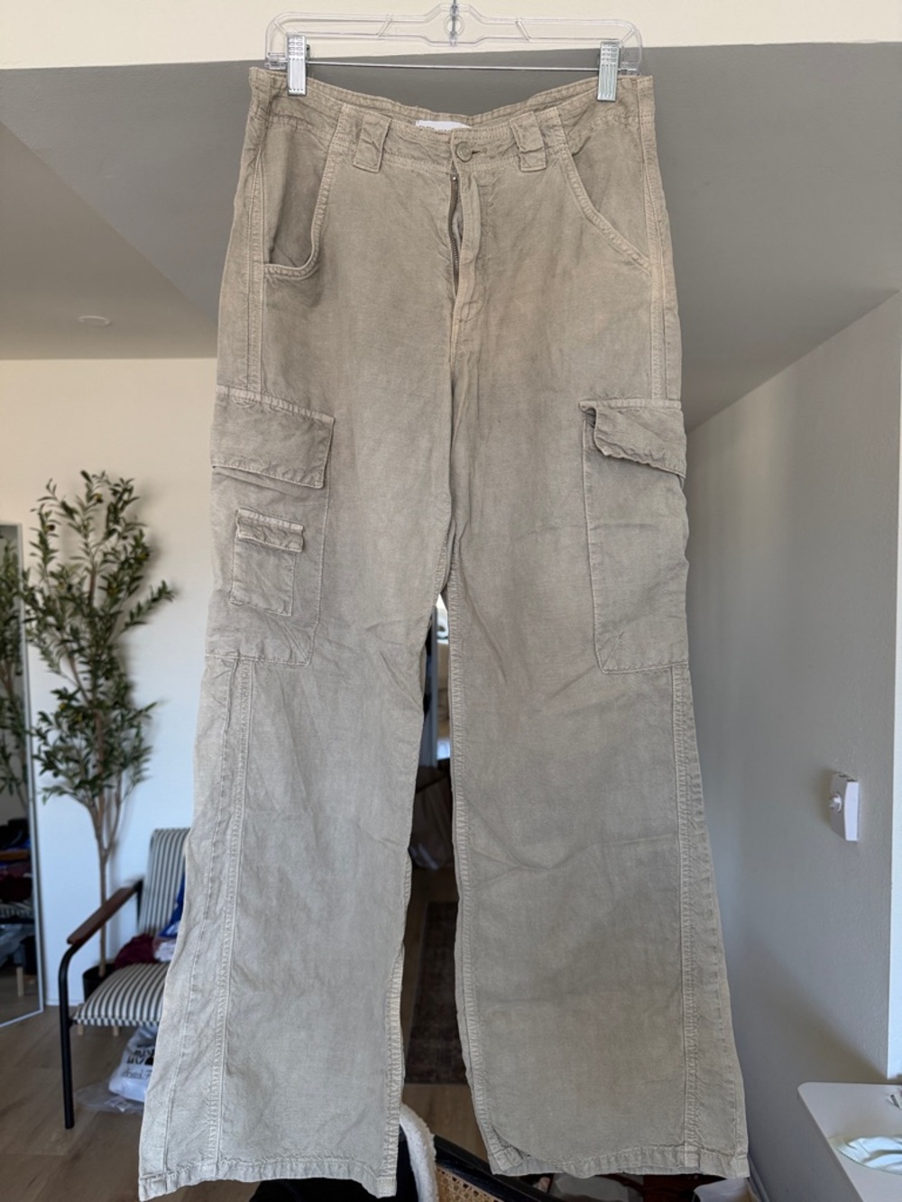 Zara Women's Cargo Pants in Tan